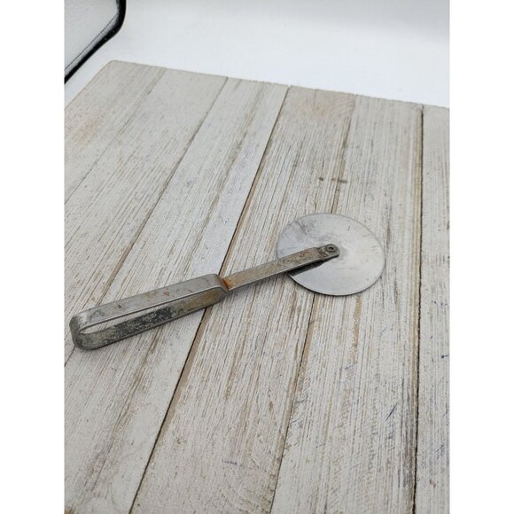 Vintage Kenberry Stainless Pizza Cutter Made in USA 6 1/4"  Wheel 2 1/4" - Picture 4 of 7